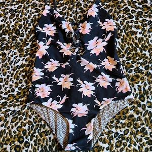 Acacia reversible one piece kini🩷